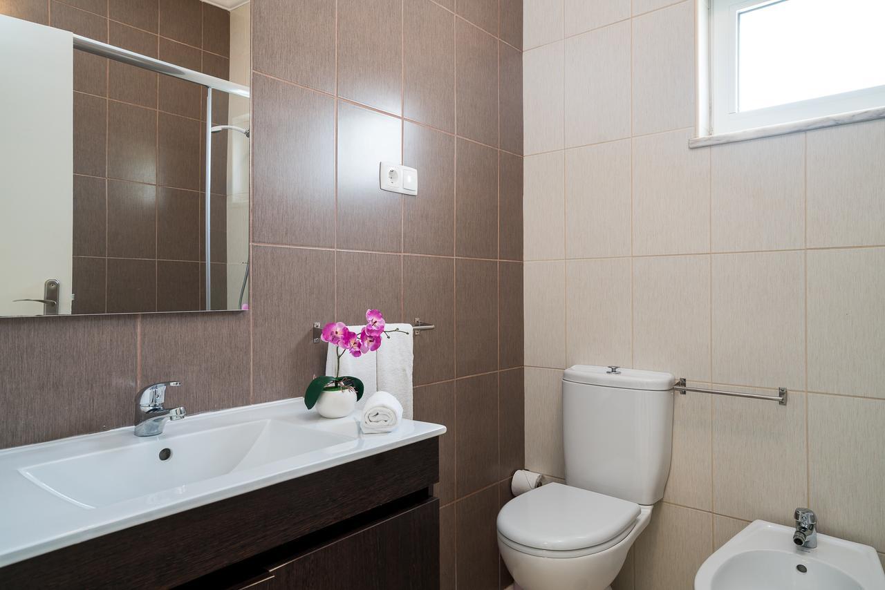 T2 Avenida- Frente Mar, Ar-Condicionado, Wifi Apartment Quarteira Ngoại thất bức ảnh